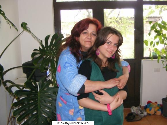 Is Yop - aici sunt cu mama iubitei fratelui meu Brian - � Photos �