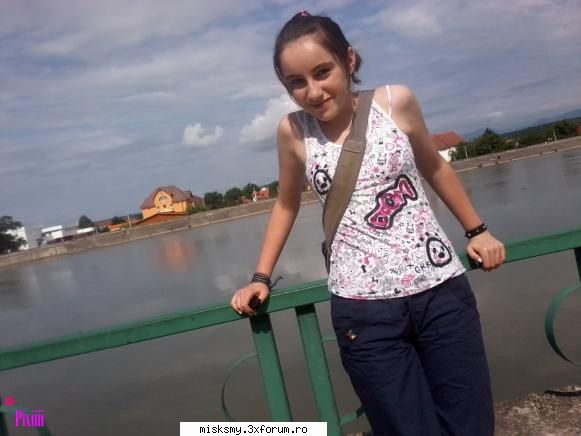Kenny ^.^ - aici sunt in excursie la Tg. Jiu - � Photos �