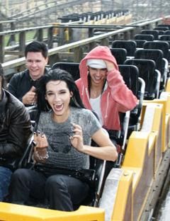 hai sa mai si radem - ce sa le faci........adrenalina.......lol dar ce - � Funny �